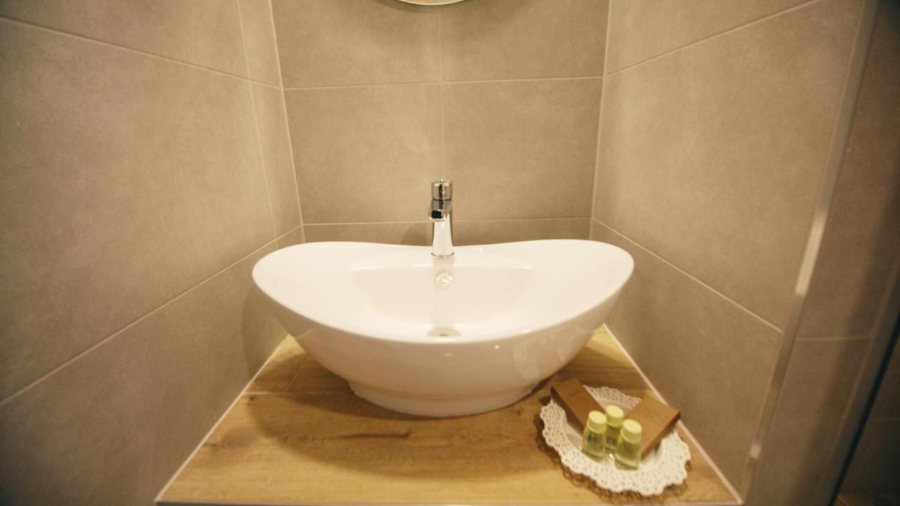 Aqua 3*
